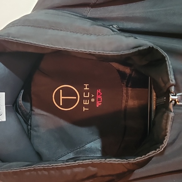 Tumi T-Tech Men's Black Jacket - Picture 8 of 10